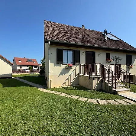 Дом отдыха Maison Spacieuse Au Calme Avec Jardin Et Parking Руффак