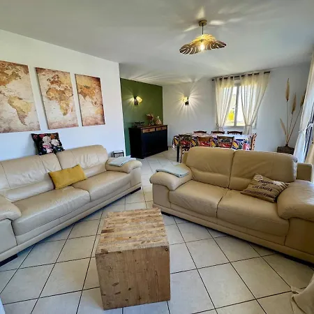 Дом отдыха Maison Spacieuse Au Calme Avec Jardin Et Parking *