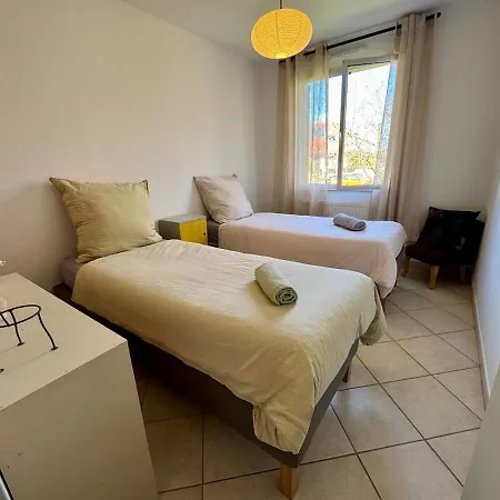 Maison Spacieuse Au Calme Avec Jardin Et Parking