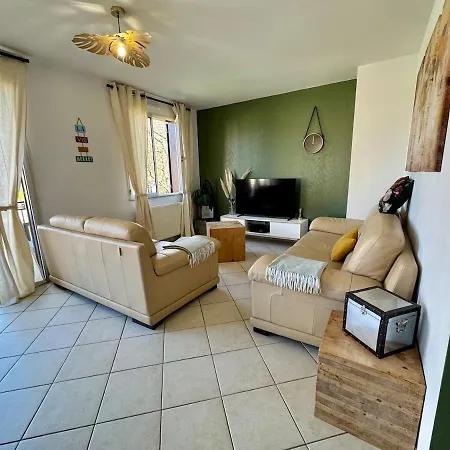 Дом отдыха Maison Spacieuse Au Calme Avec Jardin Et Parking *