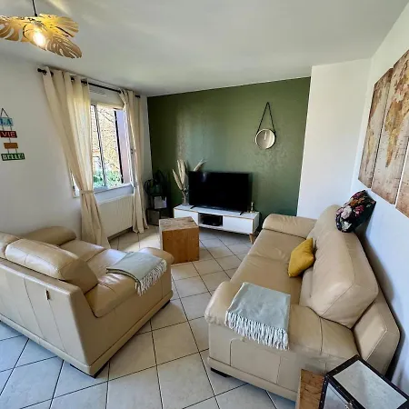 Ferienhaus Maison Spacieuse Au Calme Avec Jardin Et Parking