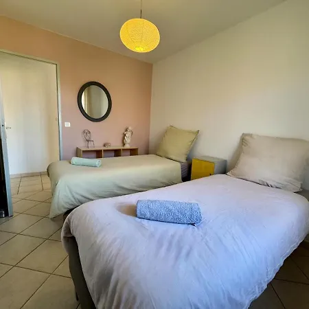 Maison Spacieuse Au Calme Avec Jardin Et Parking