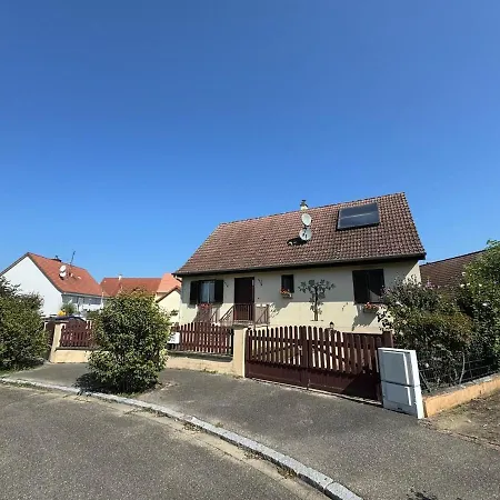 Maison Spacieuse Au Calme Avec Jardin Et Parking