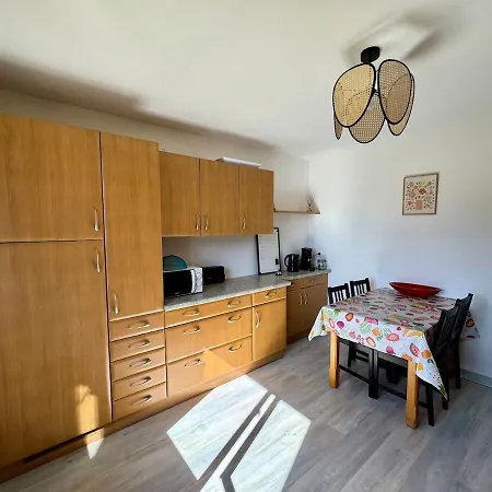 Дом отдыха Maison Spacieuse Au Calme Avec Jardin Et Parking *