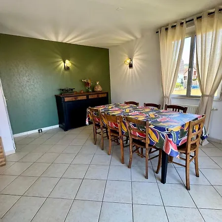 Дом отдыха Maison Spacieuse Au Calme Avec Jardin Et Parking